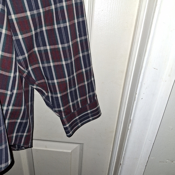 Van Heusen men's XLT button-down blouse - Picture 3 of 6